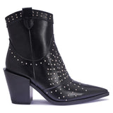 TRIORA6 Western Ankle Boots